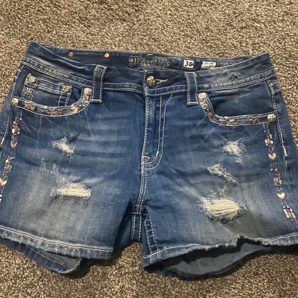 Women’s Miss Me Shorts Mid-Rise Size 30